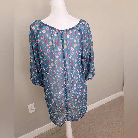 EUC Floral Blouse - Picture 2 of 3